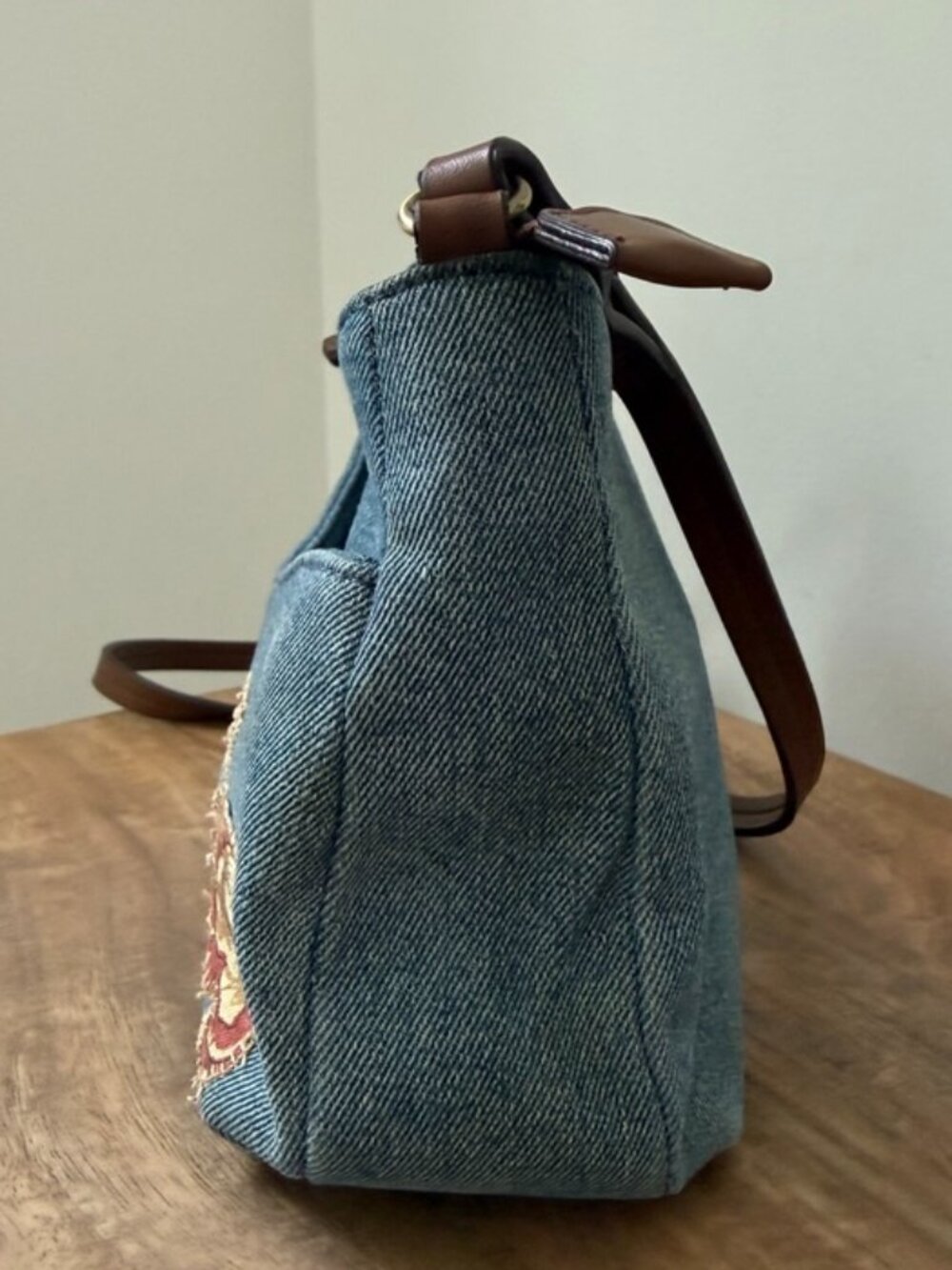 FOSSIL Denim Shoulder Bag Embroidered Tapestry Floral Crossbody Hobo Y2K - Picture 3 of 7